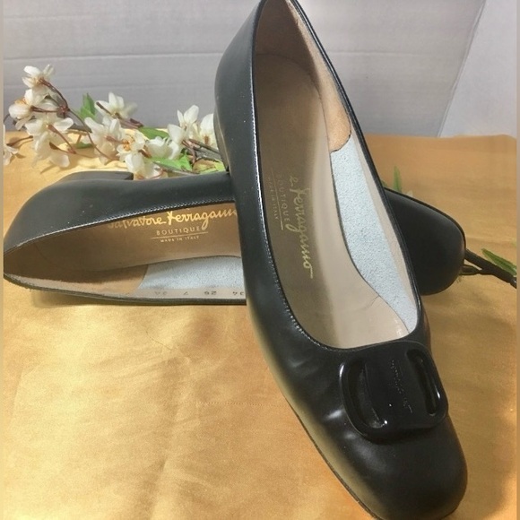 SALVATORE FERRAGAMO SHOES - Picture 2 of 6